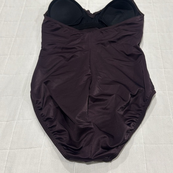 Miraclesuit Swimsuit - Picture 7 of 12